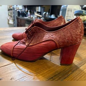 Red leather European heels 👠